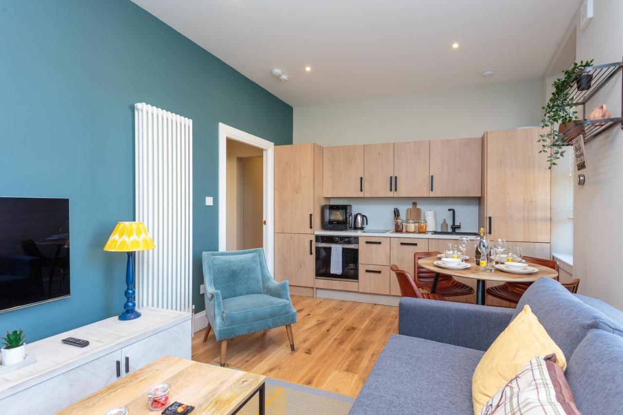 Lovely Apartment Beneath Edinburgh Castle Extérieur photo
